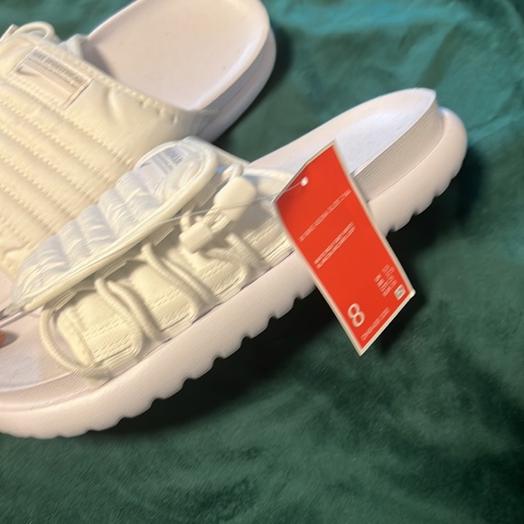 Brand new Nike Asuna slides - Picture 2 of 4